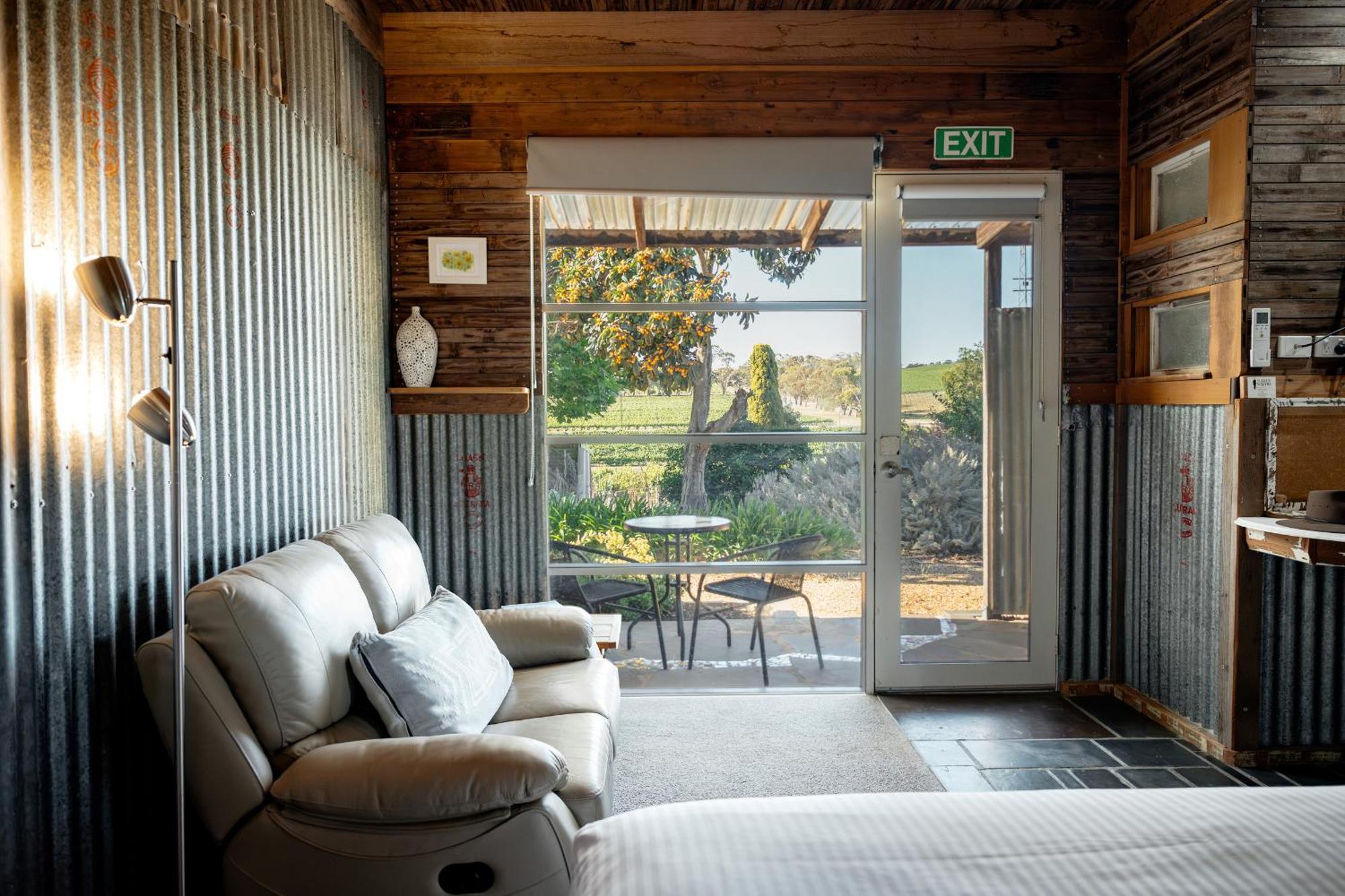 Bed In A Shed Vineyard Stay Watervale Экстерьер фото