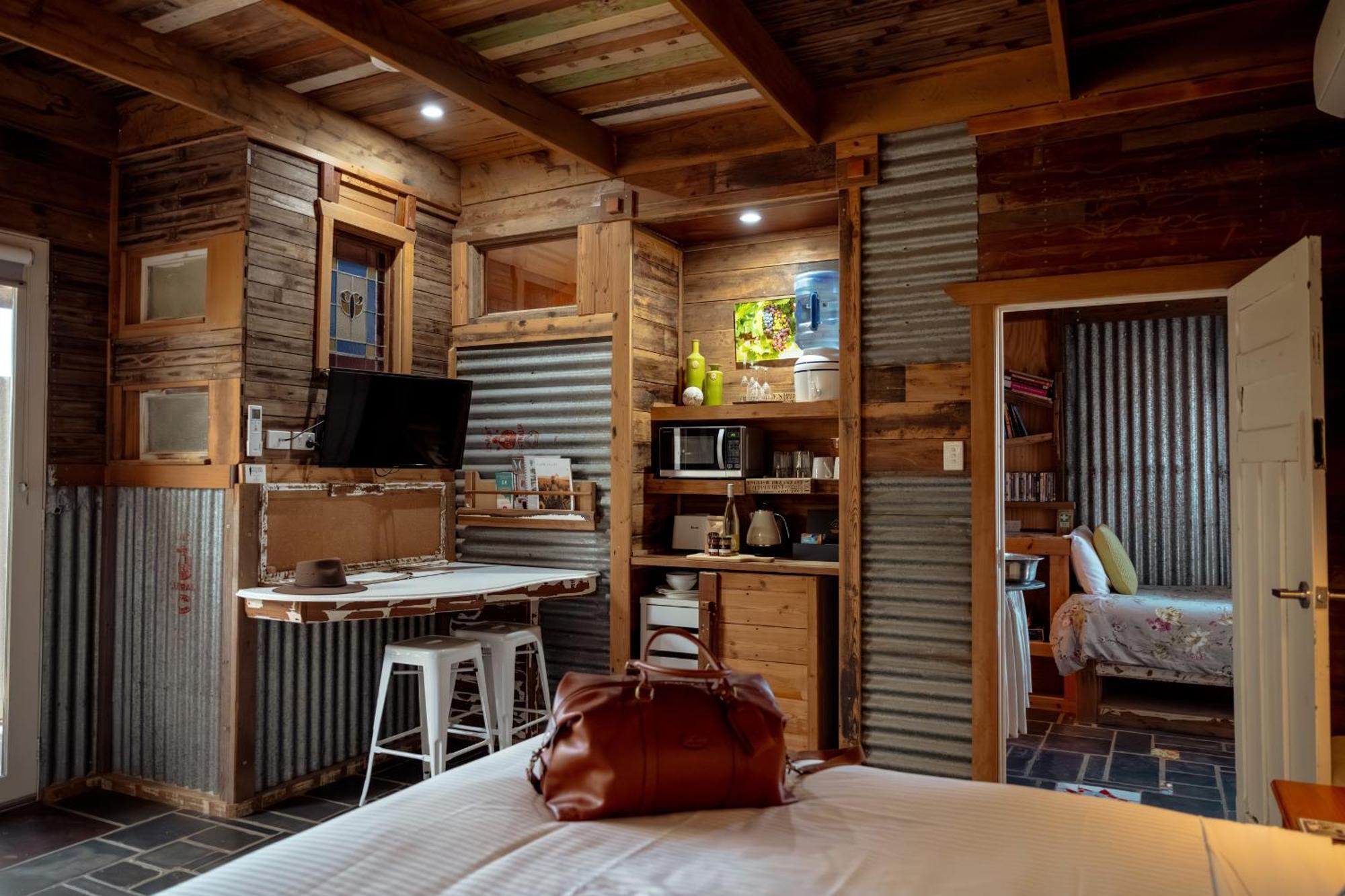 Bed In A Shed Vineyard Stay Watervale Экстерьер фото